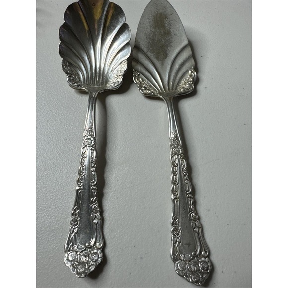 Royal Silverplate Co American Beauty/ Beauty Rose Cassarole SPOON + Pie Server - Picture 1 of 8
